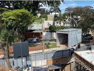 08/10/22 – Remoção dos Containers da Frente da Obra