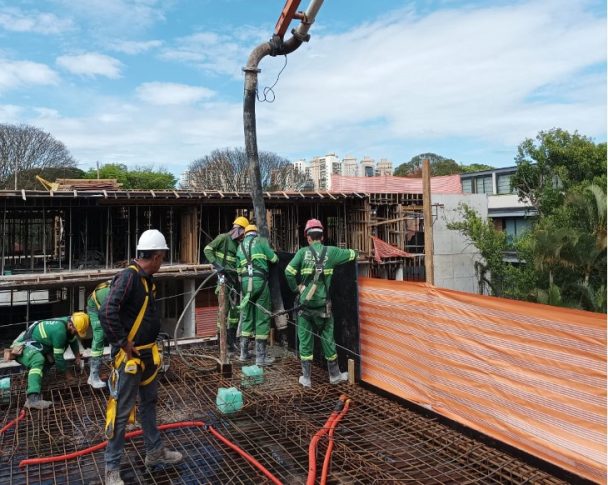 06/11/22 - Concretagem da cobertura (Casas 04 e 05).
