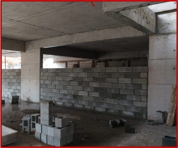04/01/23 - Elevação da alvenaria do térreo das casas 4 e 5.
