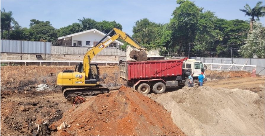 12/23 - Escavação mecanizada e remoção de terra