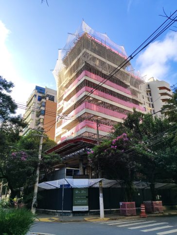 13/04/2024 - Fachada com 9º pavimento em execução