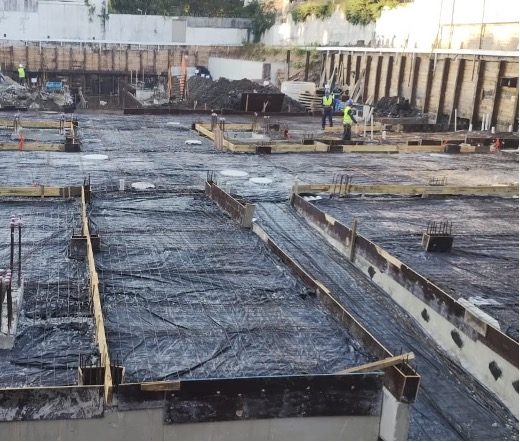 18/04/24 - Lona, Armação e reforços do piso do subsolo